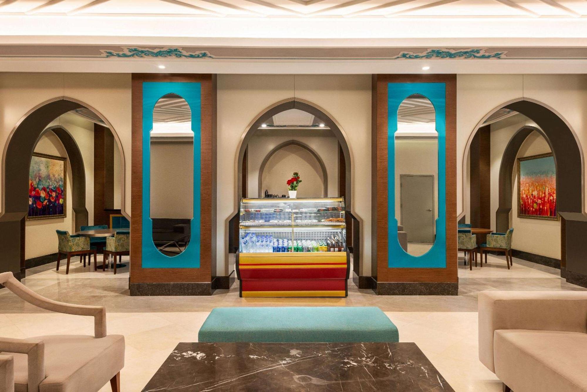 Ramada By Wyndham Makkah Zad Al Tayseer Mekka Exterior foto