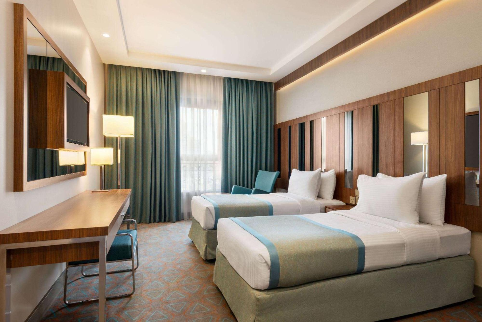 Ramada By Wyndham Makkah Zad Al Tayseer Mekka Exterior foto
