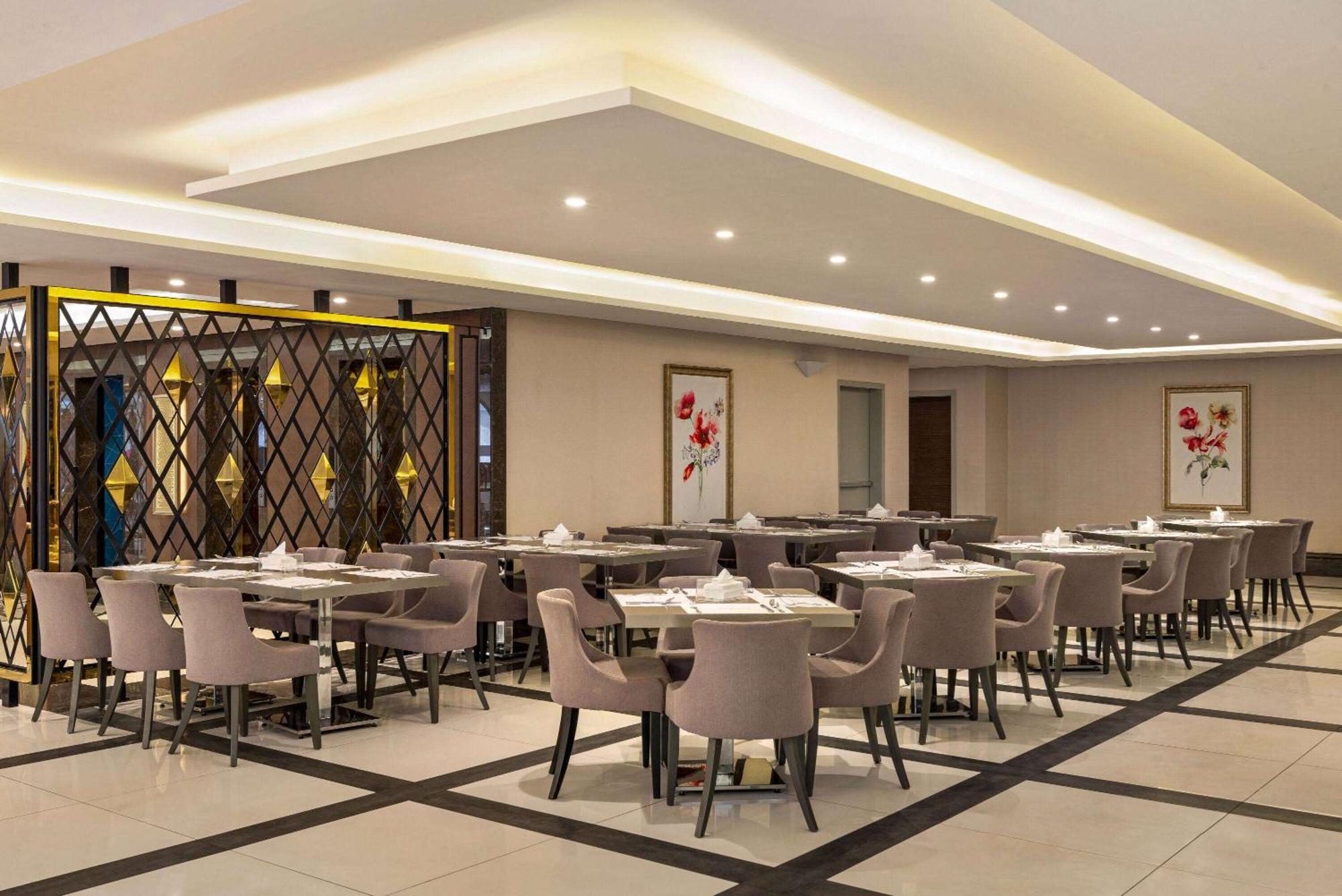 Ramada By Wyndham Makkah Zad Al Tayseer Mekka Exterior foto